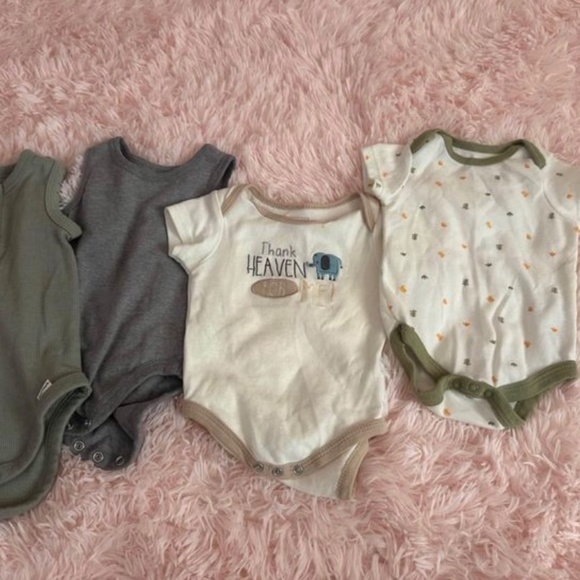 Baby Clothes & Sleepers - Picture 6 of 9